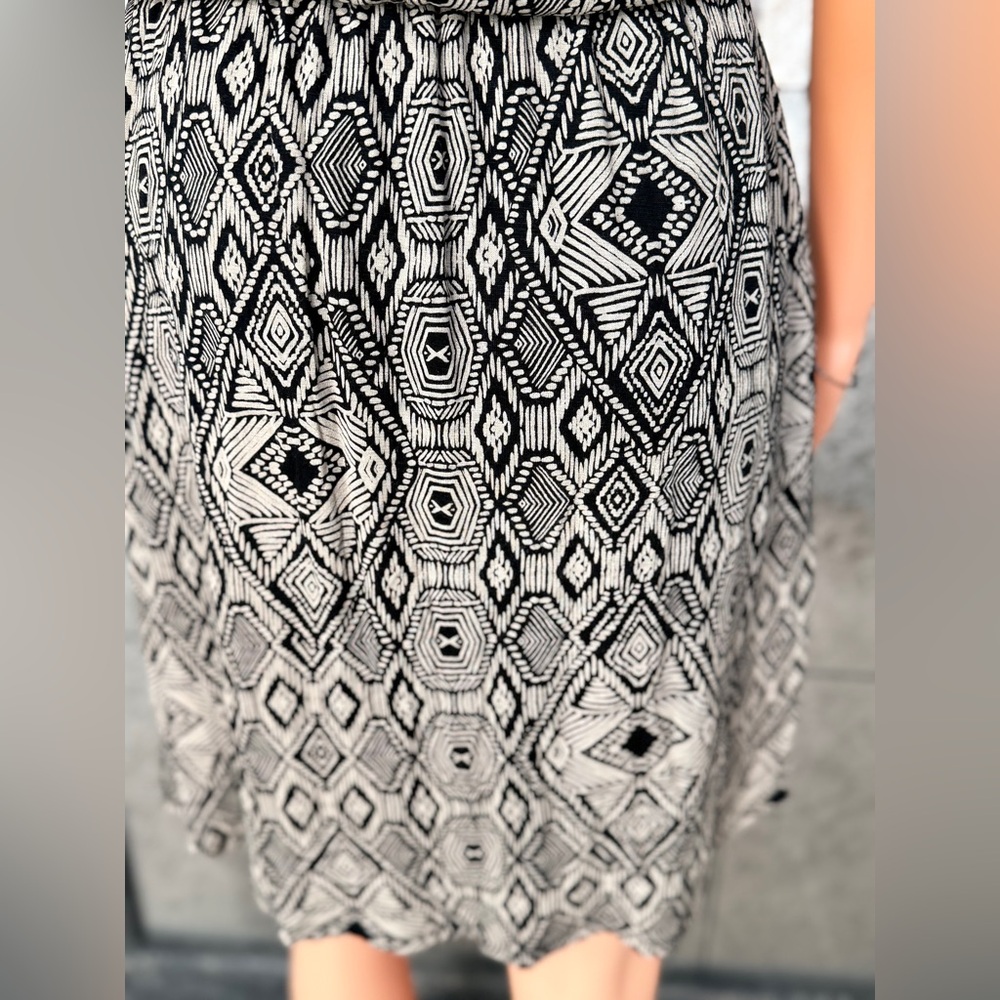 Lucky Brand Black and White Geometric Dress Excellent Condition - Picture 15 of 15
